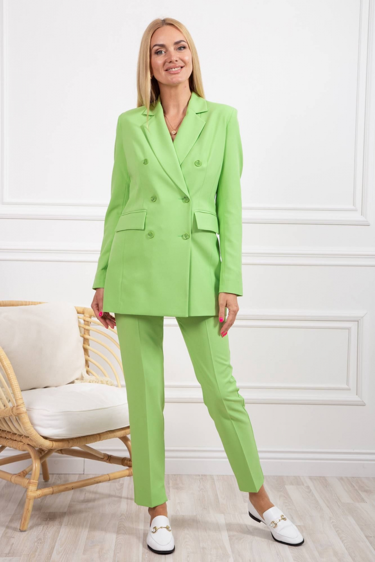 какие есть костюмы женские. костюм спорт шик sogo. трикотажный костюм с брюками. костюм женский. стильные спортивные костюмы женские.