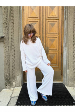 Брюки и джемпер оверсайз демисезонный костюм Skipper Design 742 белый - фото 1