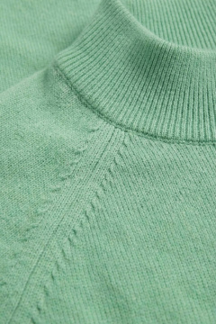 Демисезонный свитер прямого силуэта реглан с двойной стойкой Полесье С3316-15 5С1754-Д43 158,164 малахитовый_зеленый_16-5917 - фото 2