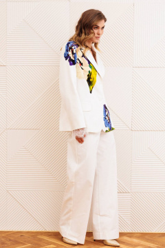 Брюки, жакет Gizart 5377 молочный с цветком - фото 5