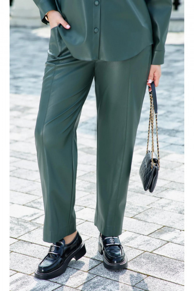 Брюки Vittoria Queen 26753 изумрудный - фото 1