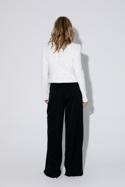 Костюм-двойка жакет и брюки палаццо из фактурной ткани PiRS 5410 молочный+черный - фото 7