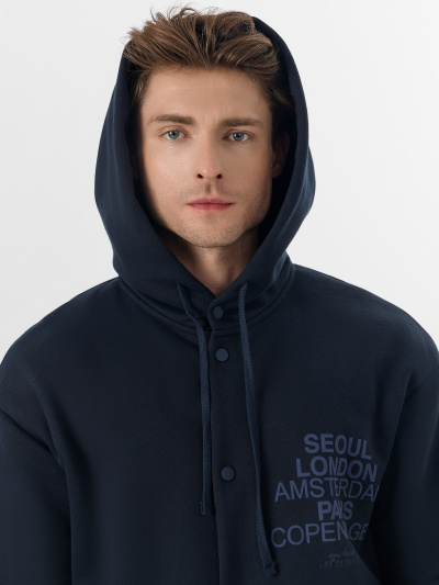 Толстовка Mark Formelle 121171/1/25-4893П-7П неви_печать1_3_сл_на_дет_пер - фото 4