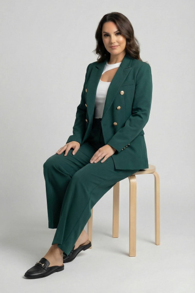 Зеленый костюм двойка из хлопка с золотыми пуговицами AURA otd 9183 изумруд - фото 5