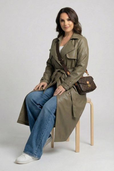 Зеленый тренч из экокожи для демисезона AURA otd 7036 олива - фото 3